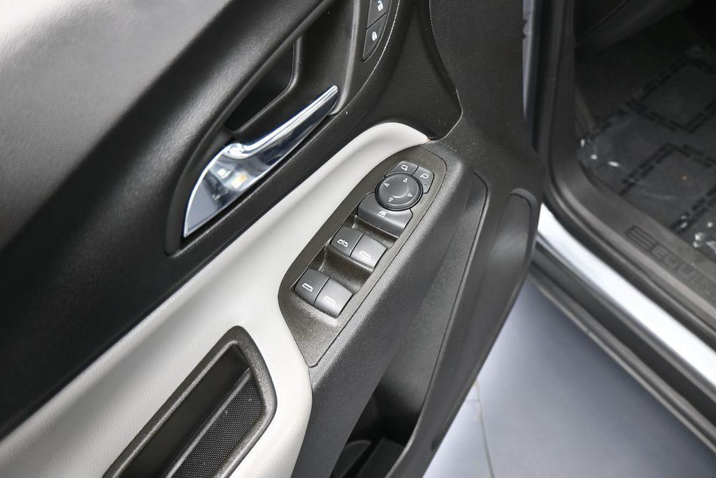 used 2023 Chevrolet Equinox car, priced at $17,489