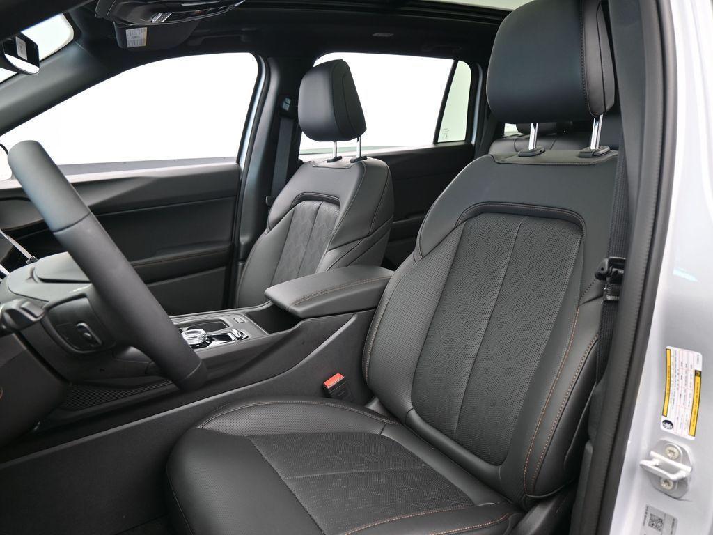 new 2026 Jeep Cherokee car, priced at $38,859