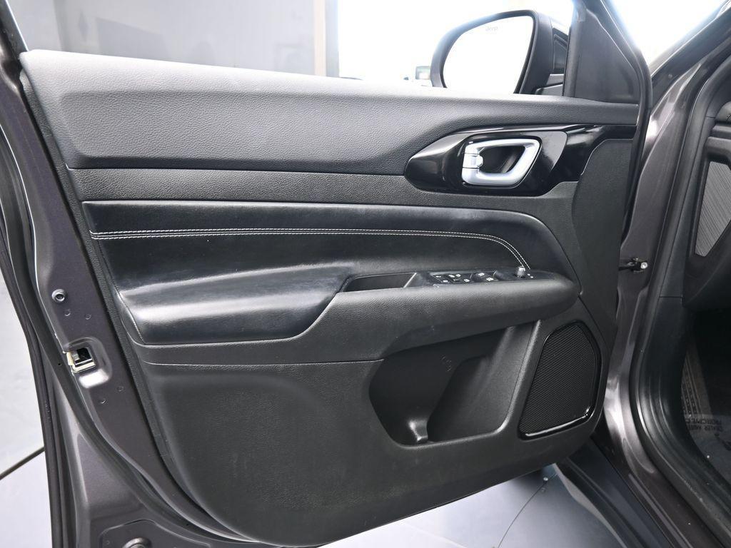 used 2022 Jeep Compass car, priced at $19,995