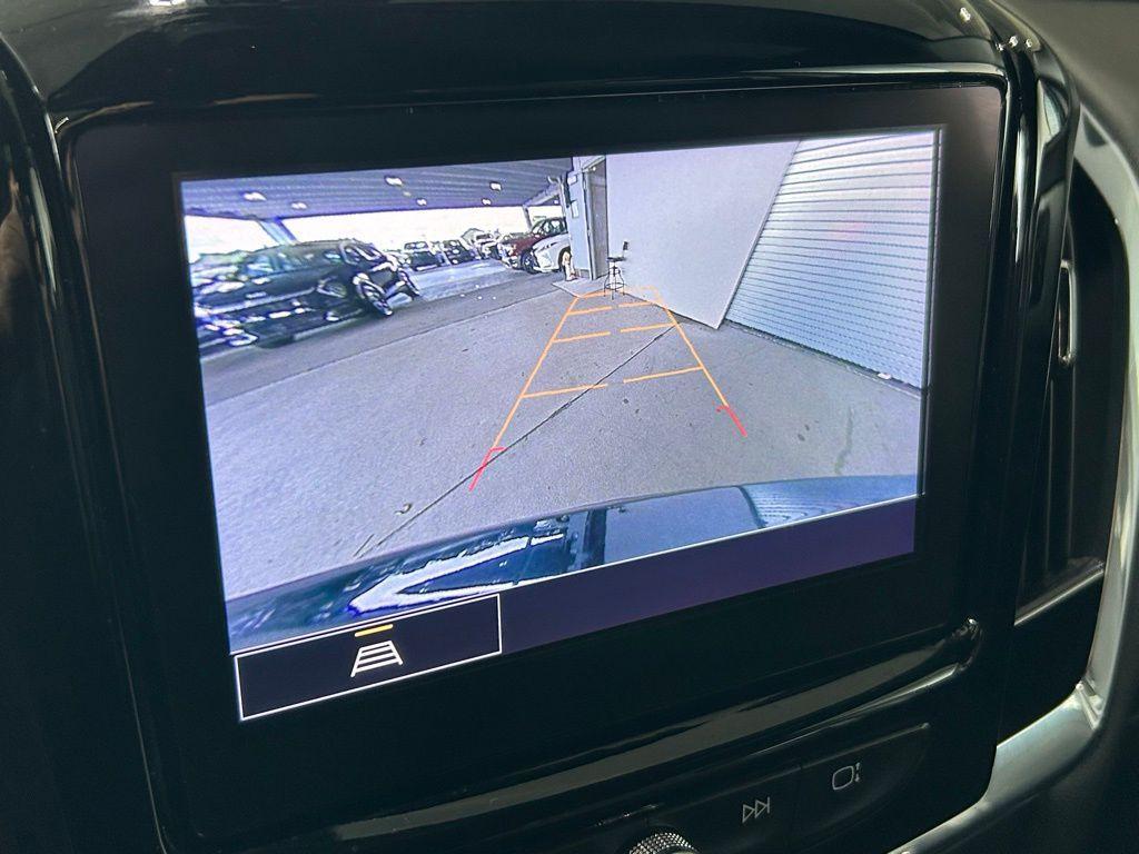 used 2023 Chevrolet Traverse car, priced at $32,300