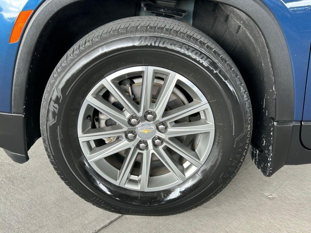 used 2023 Chevrolet Traverse car, priced at $32,300