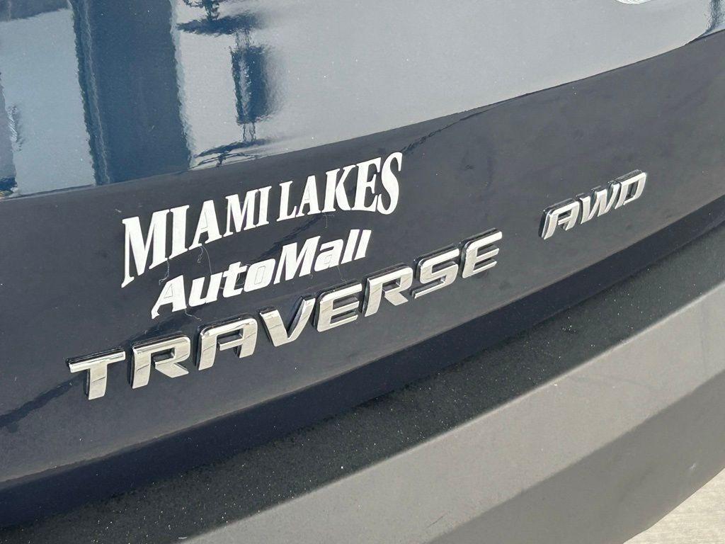 used 2023 Chevrolet Traverse car, priced at $32,300