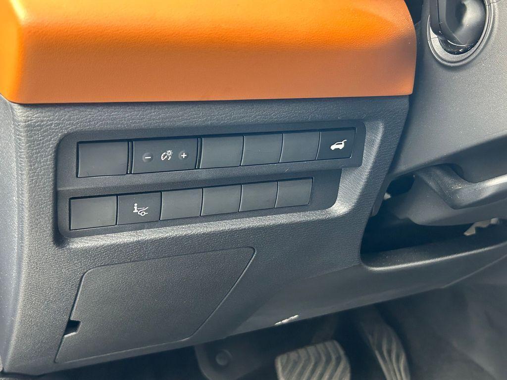 used 2024 Mitsubishi Outlander car, priced at $23,991