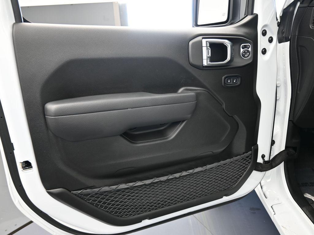 used 2025 Jeep Gladiator car, priced at $37,993