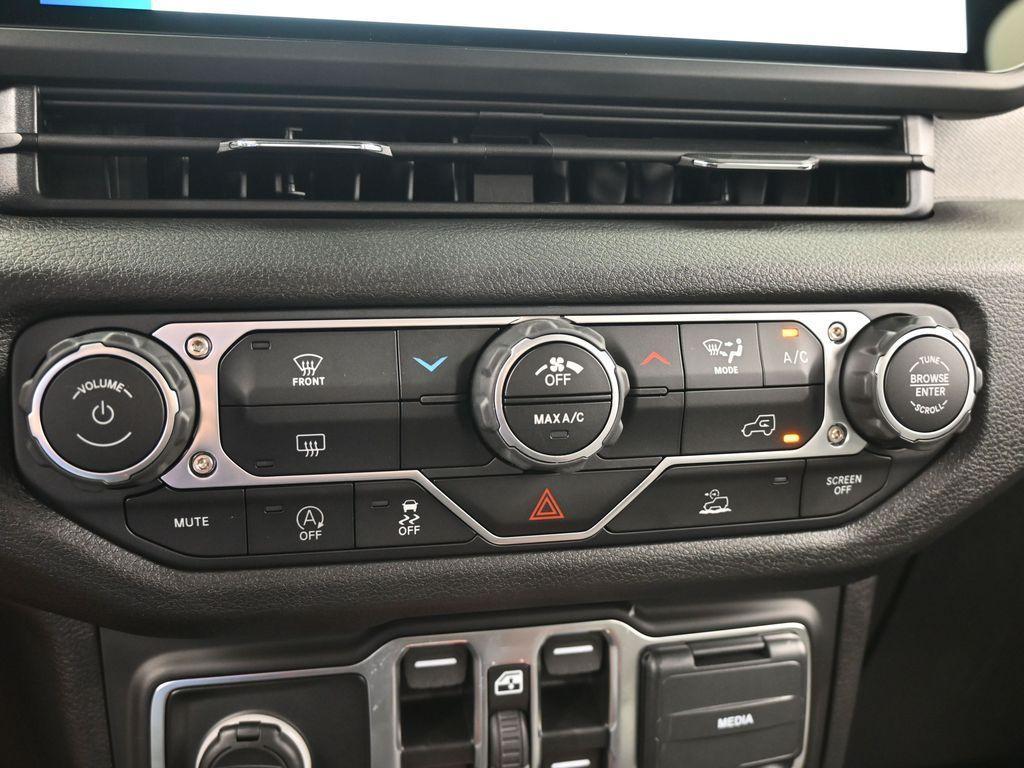 used 2025 Jeep Gladiator car, priced at $37,993