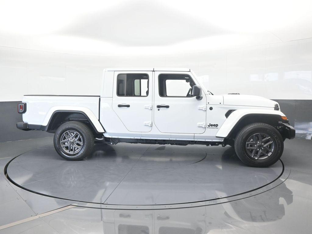 used 2025 Jeep Gladiator car, priced at $37,993