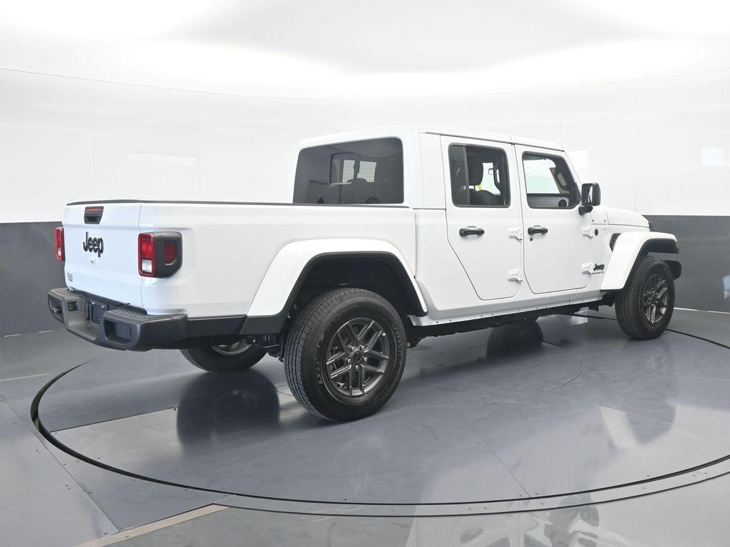 used 2025 Jeep Gladiator car, priced at $37,993
