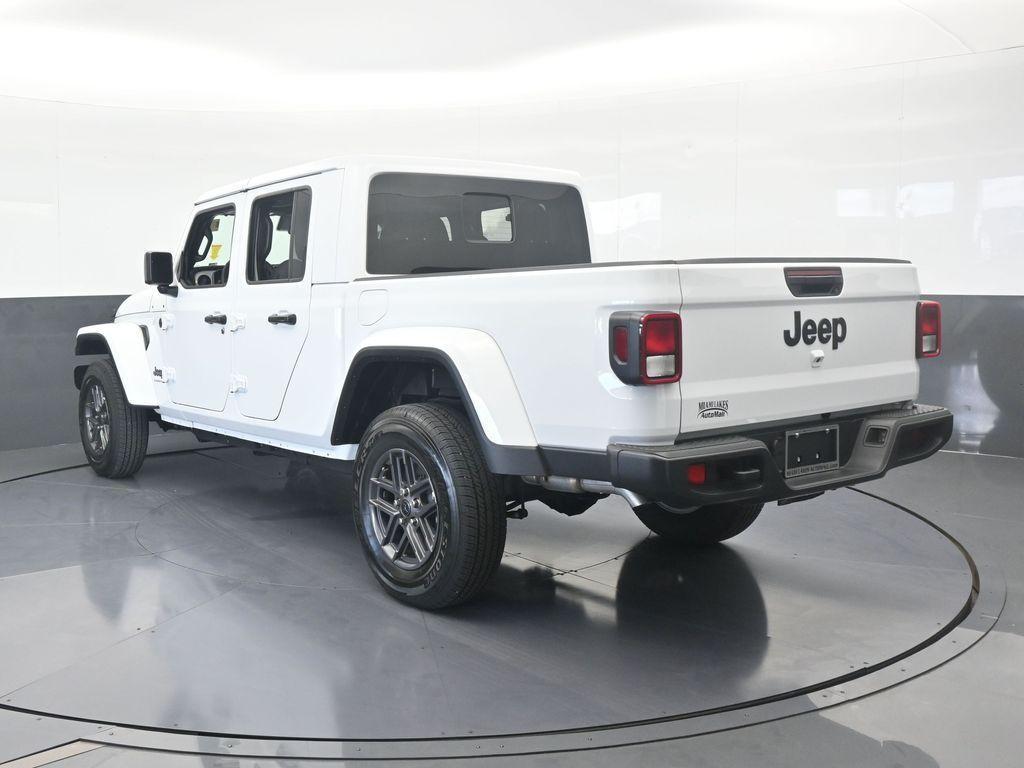 used 2025 Jeep Gladiator car, priced at $37,993