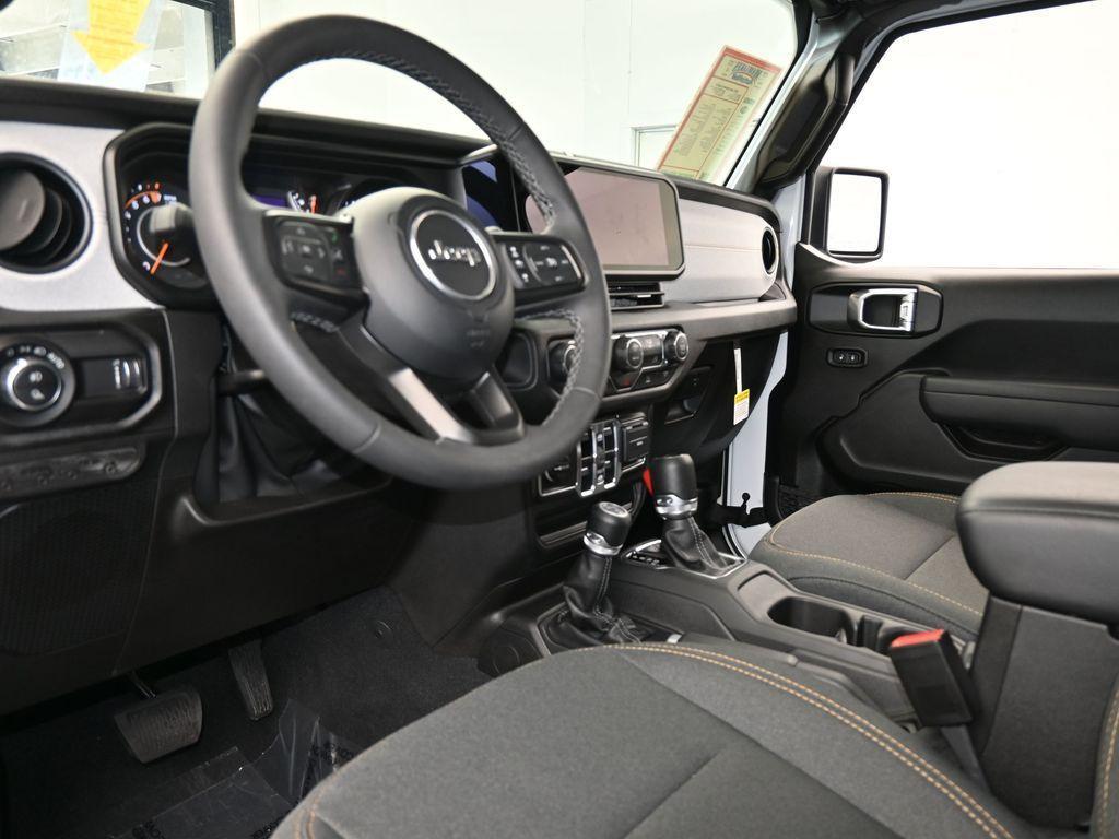 used 2025 Jeep Gladiator car, priced at $37,993