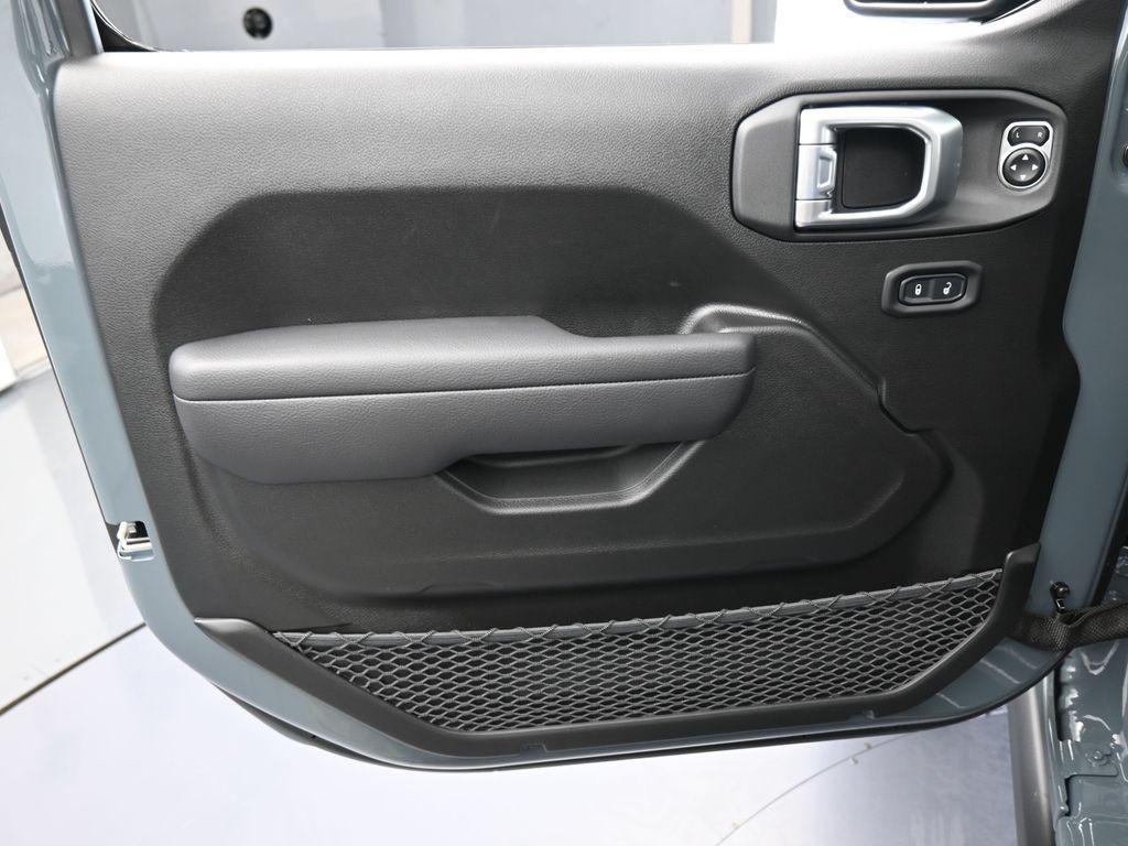 new 2026 Jeep Wrangler car, priced at $56,305