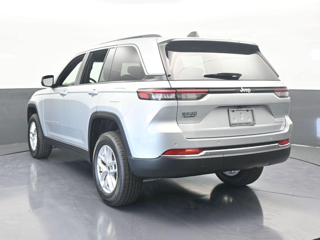 new 2025 Jeep Grand Cherokee car, priced at $40,375