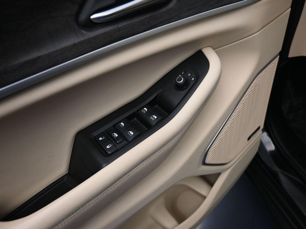 used 2021 Jeep Grand Cherokee L car, priced at $20,444