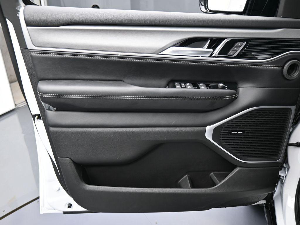 new 2026 Jeep Grand Wagoneer L car, priced at $62,362