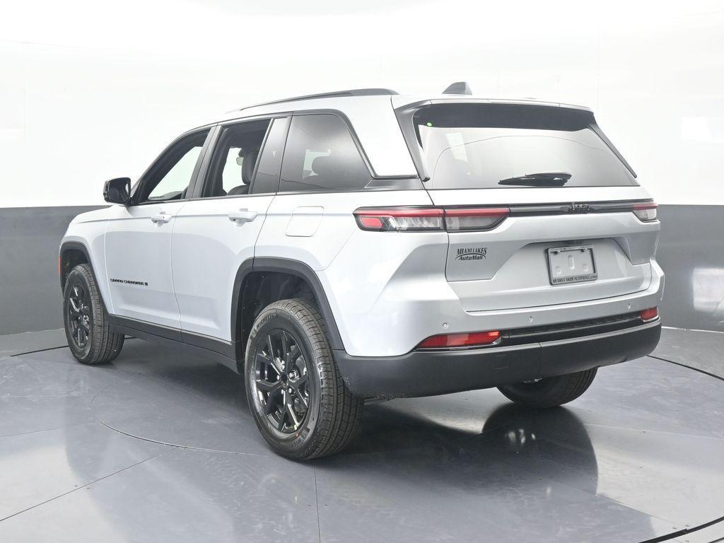 new 2025 Jeep Grand Cherokee car, priced at $32,781