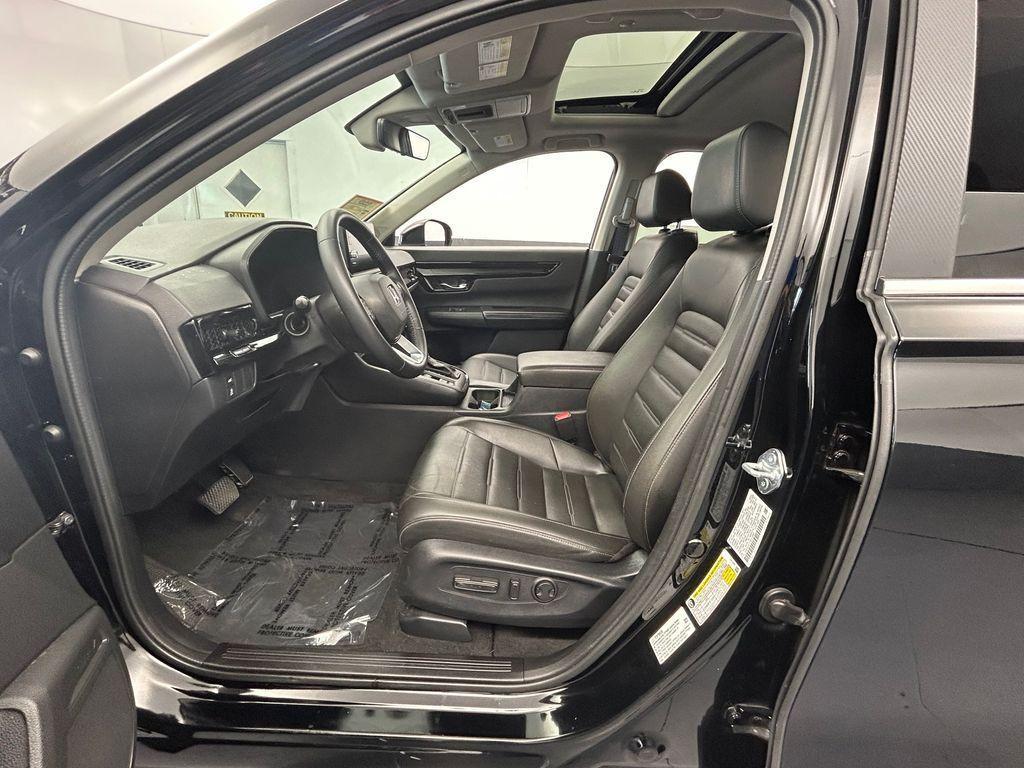 used 2025 Honda CR-V car, priced at $29,627
