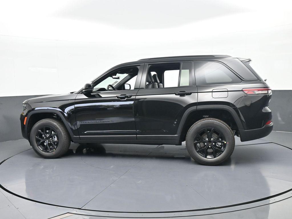 new 2025 Jeep Grand Cherokee car, priced at $47,330