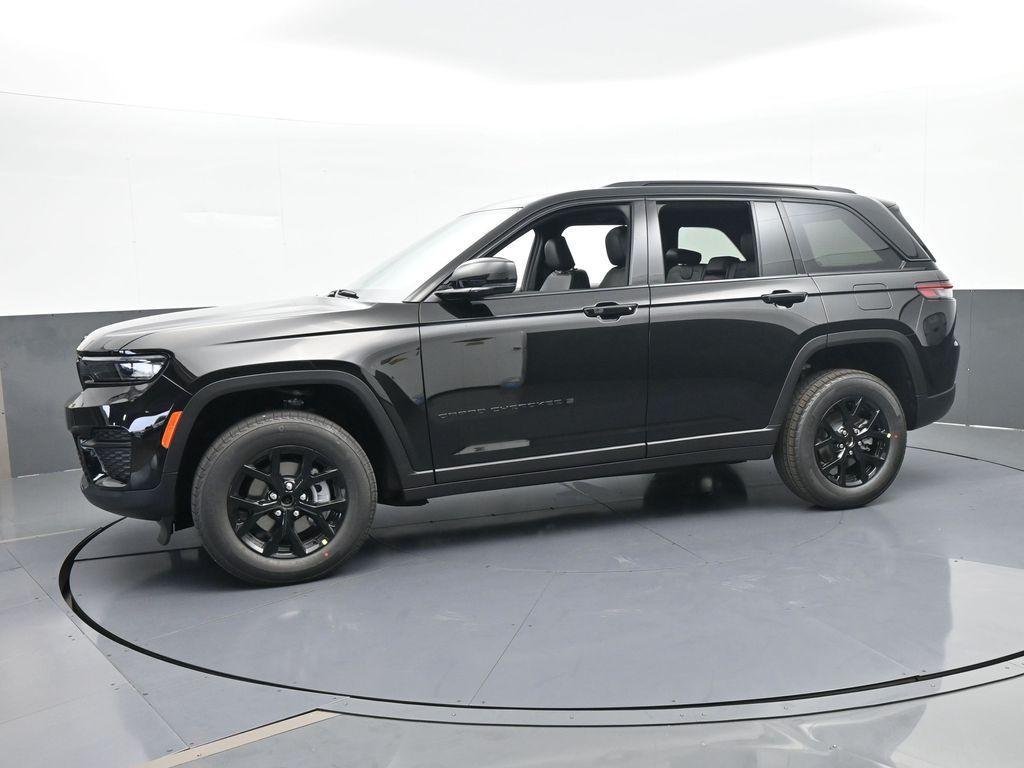new 2025 Jeep Grand Cherokee car, priced at $47,330