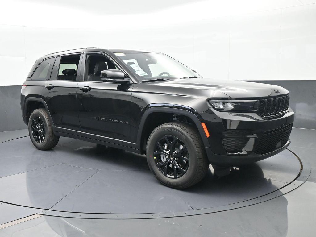 new 2025 Jeep Grand Cherokee car, priced at $47,330
