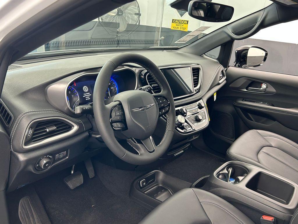 new 2026 Chrysler Pacifica car, priced at $40,352