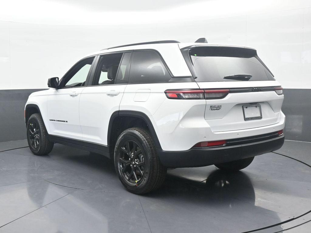 new 2025 Jeep Grand Cherokee car, priced at $44,735