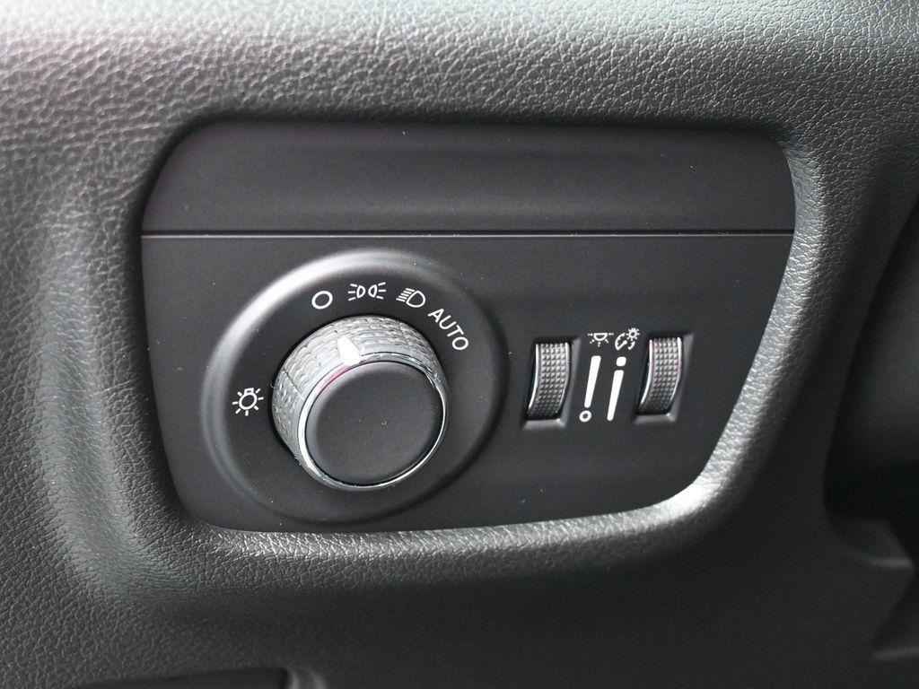 new 2025 Jeep Grand Cherokee car, priced at $44,735