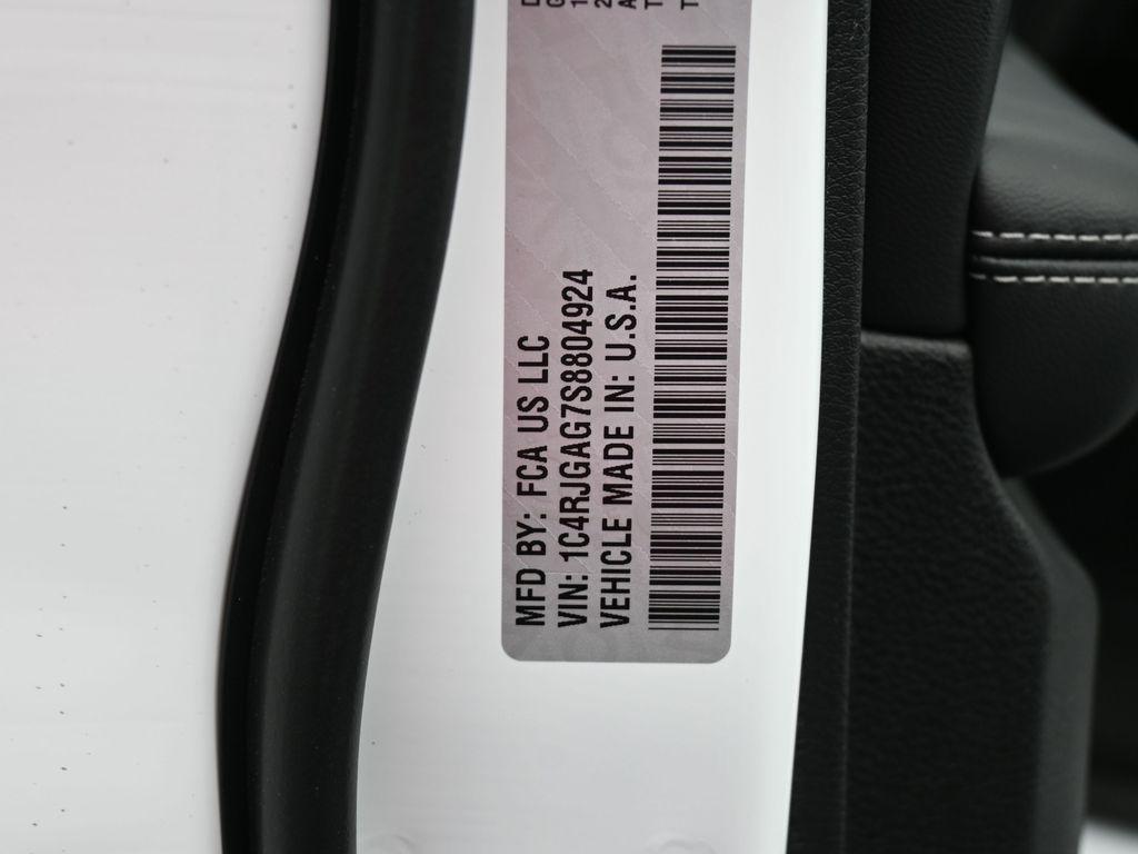 new 2025 Jeep Grand Cherokee car, priced at $44,735