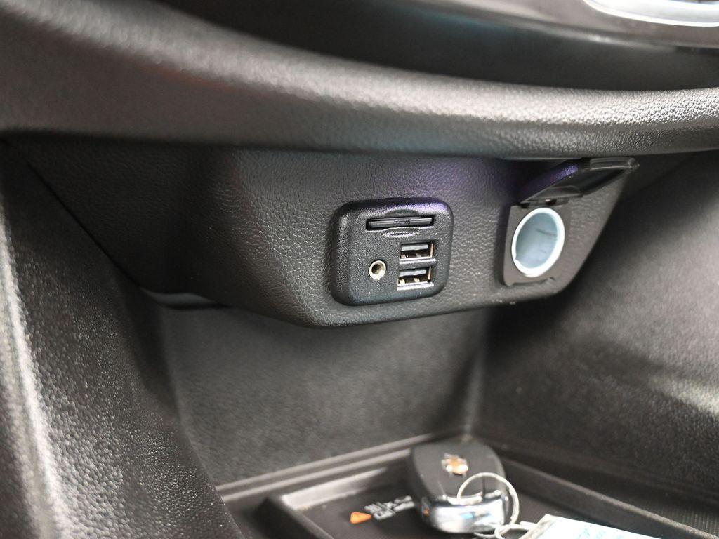 used 2021 Chevrolet Traverse car, priced at $23,777