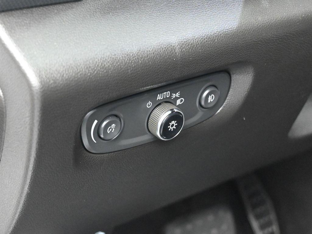 used 2021 Chevrolet Traverse car, priced at $23,777