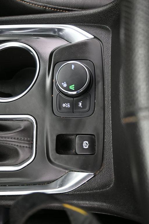 used 2021 Chevrolet Traverse car, priced at $23,777