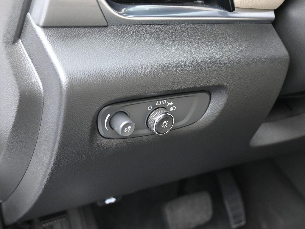 used 2022 Chevrolet Traverse car, priced at $20,441