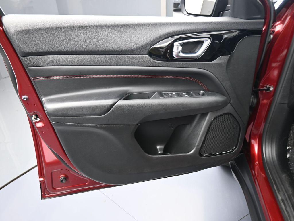 used 2022 Jeep Compass car, priced at $17,555