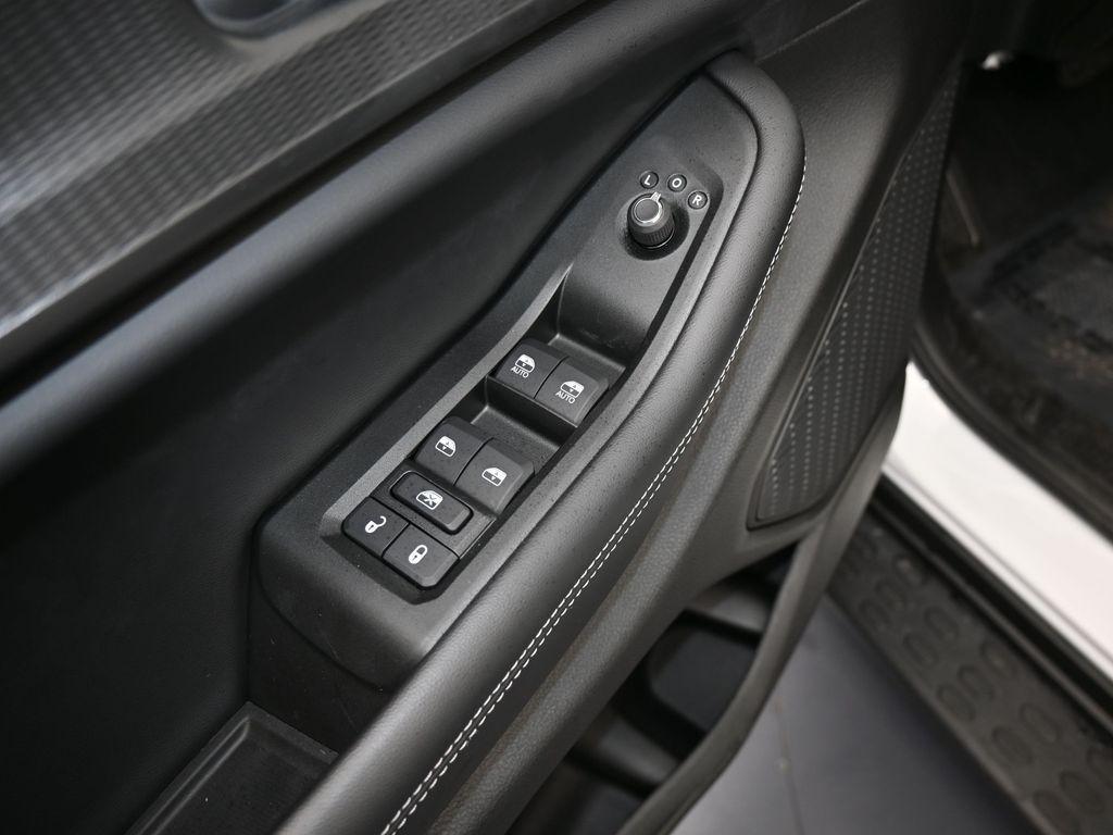 used 2025 Jeep Grand Cherokee car, priced at $30,997