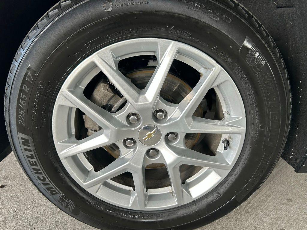 used 2024 Chevrolet Equinox car, priced at $15,991