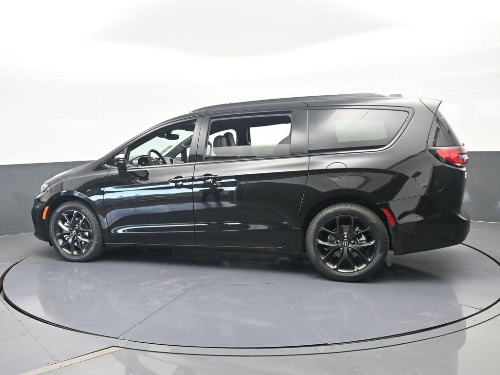new 2026 Chrysler Pacifica car, priced at $44,385