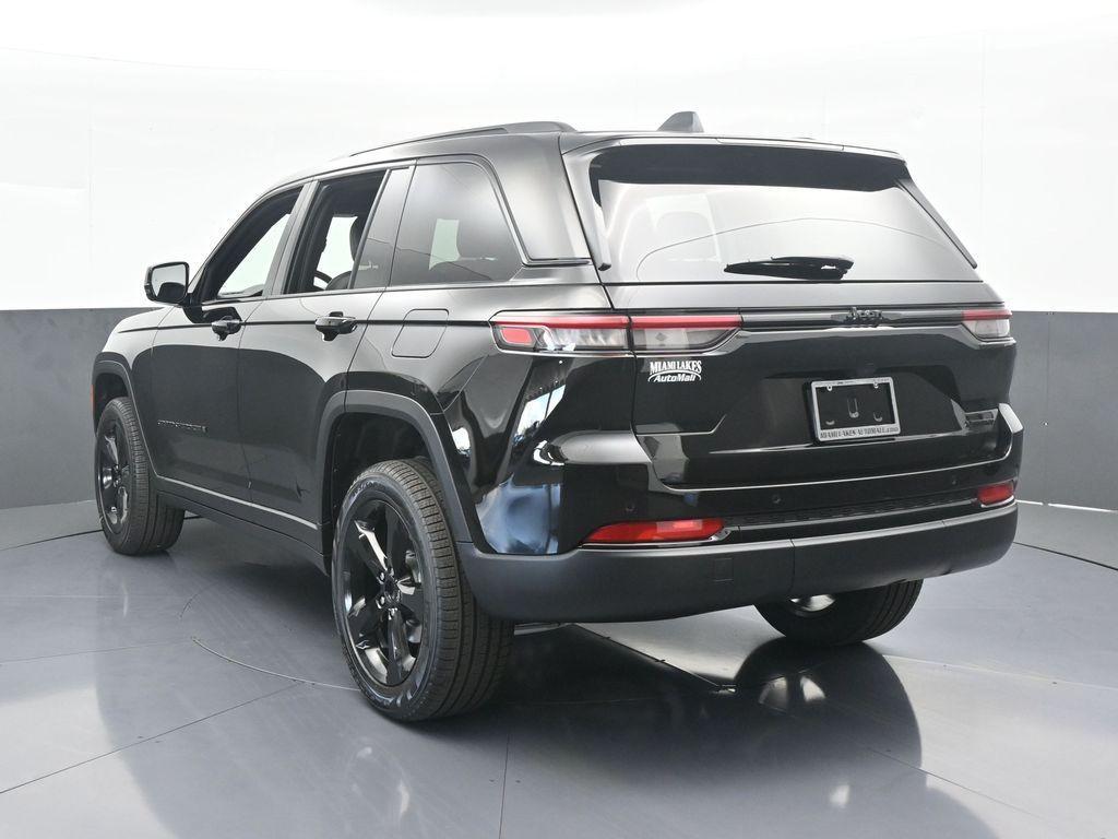 new 2025 Jeep Grand Cherokee car, priced at $36,875