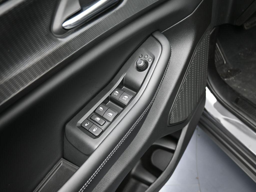 new 2025 Jeep Grand Cherokee car, priced at $45,330