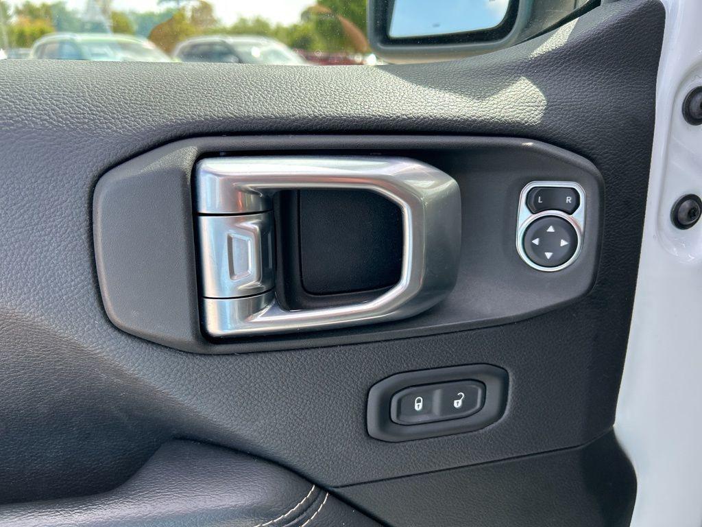 used 2022 Jeep Wrangler Unlimited car, priced at $27,995