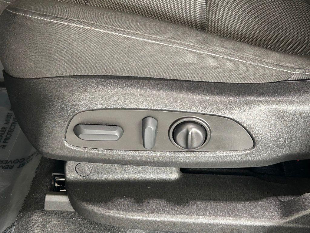 used 2023 Chevrolet Traverse car, priced at $26,991