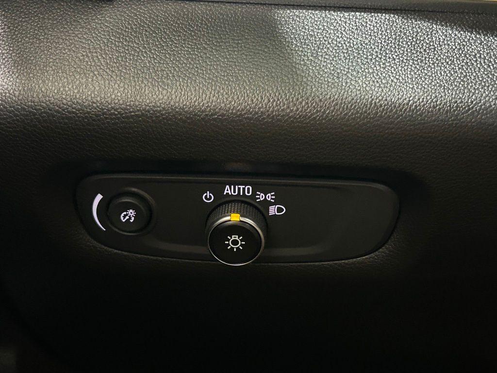 used 2023 Chevrolet Traverse car, priced at $26,991