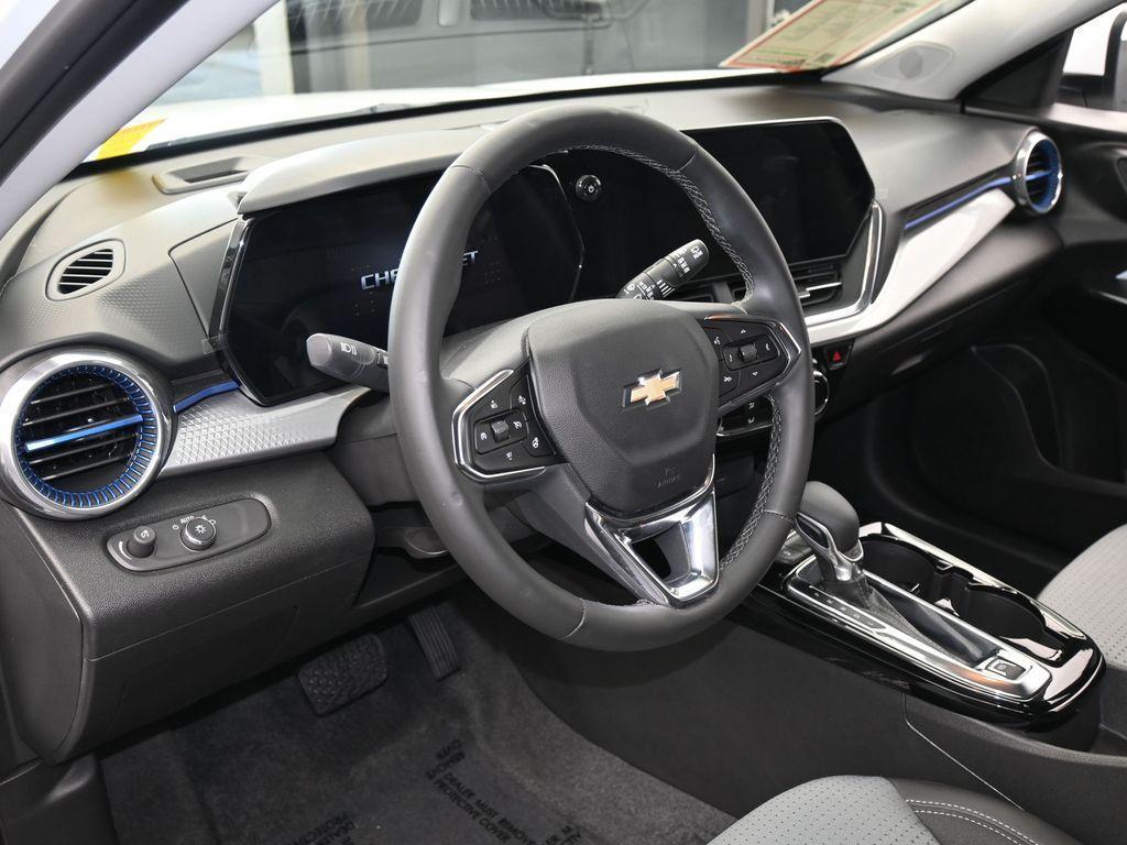 used 2025 Chevrolet Trax car, priced at $20,998