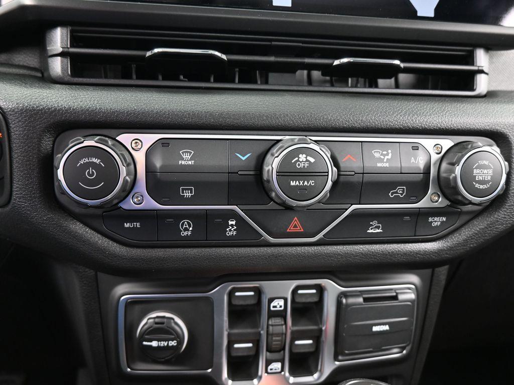 new 2026 Jeep Gladiator car, priced at $43,670