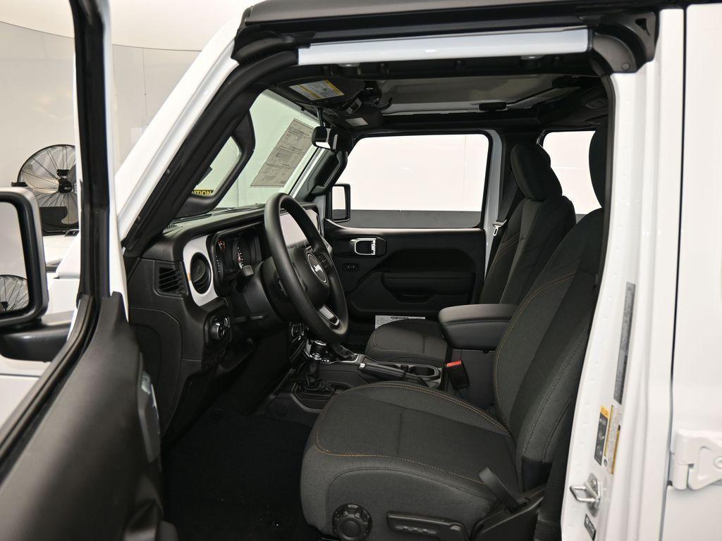 new 2026 Jeep Gladiator car, priced at $43,670