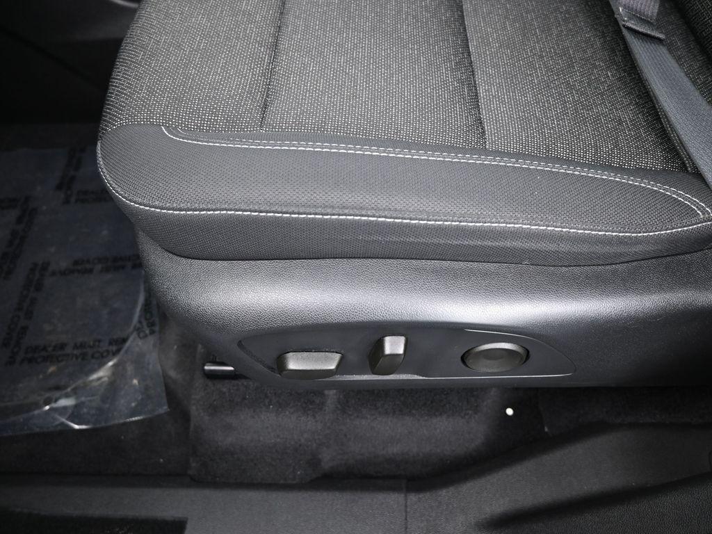 used 2025 Chevrolet Traverse car, priced at $31,660