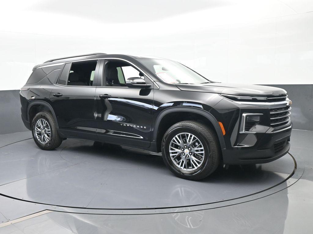 used 2025 Chevrolet Traverse car, priced at $31,660