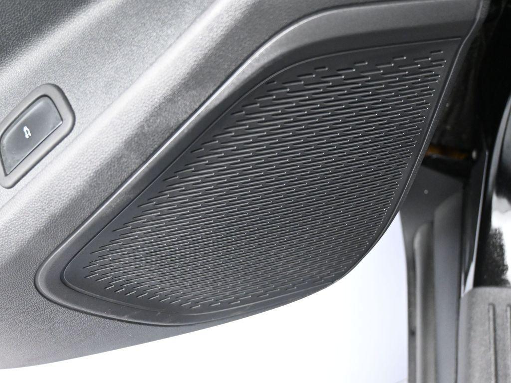 used 2025 Chevrolet Traverse car, priced at $31,660