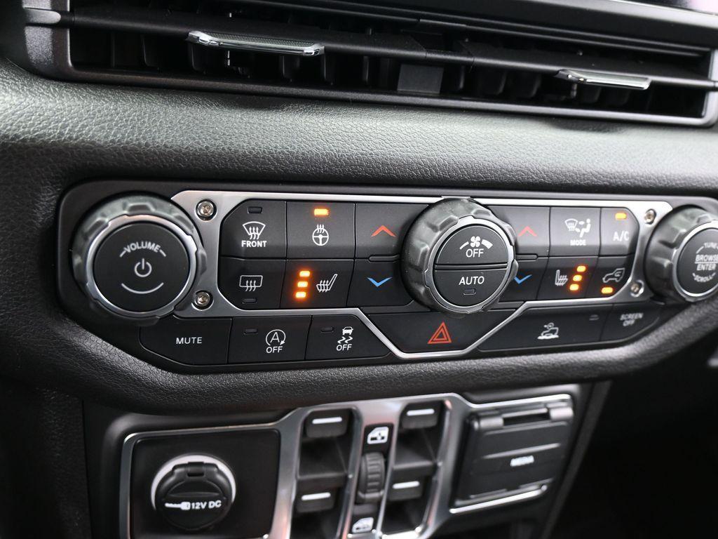 new 2026 Jeep Wrangler car, priced at $59,999