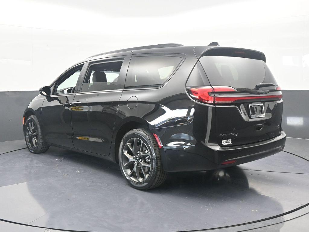 used 2024 Chrysler Pacifica car, priced at $43,849