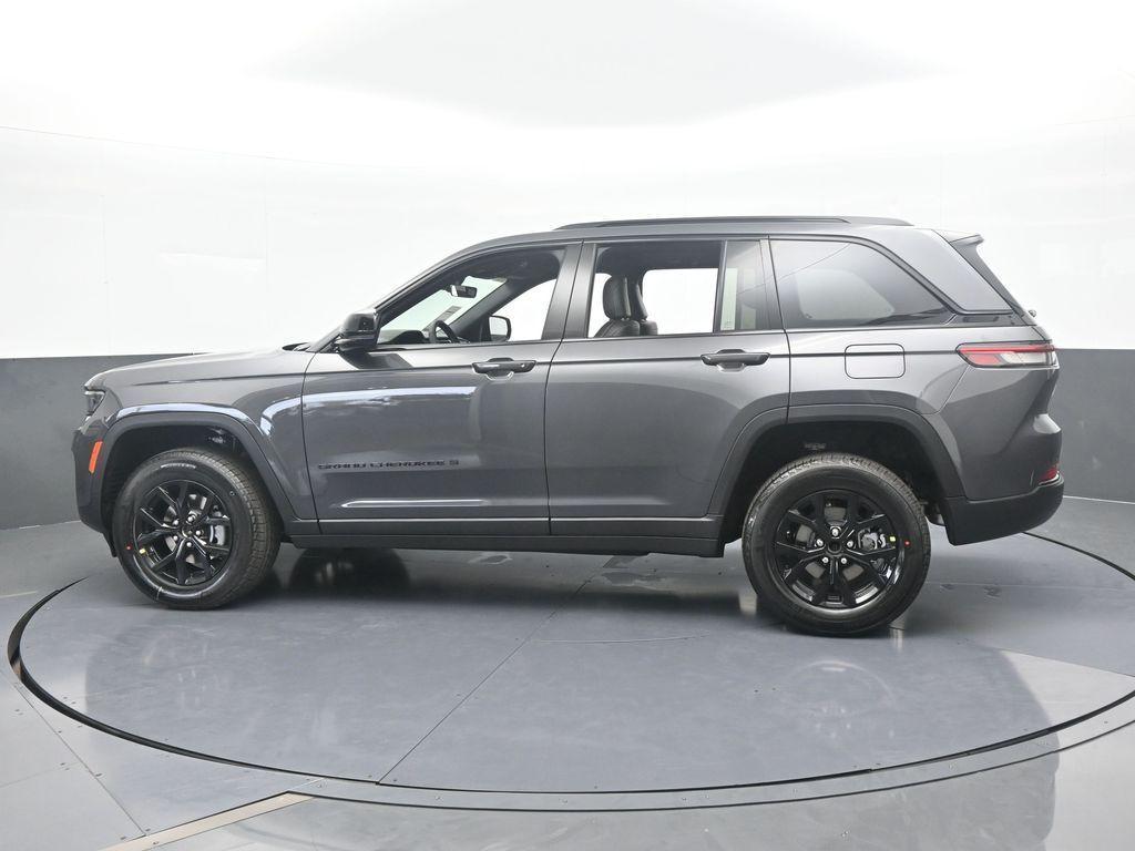 new 2025 Jeep Grand Cherokee car, priced at $32,781