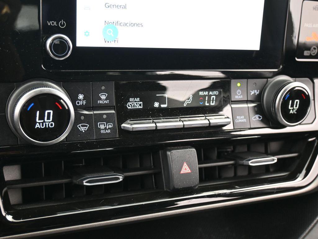 used 2023 Toyota Highlander car, priced at $30,991