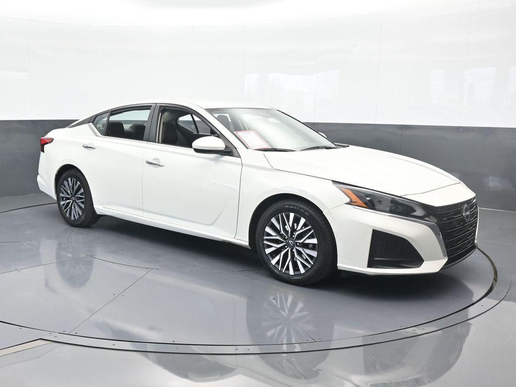 used 2023 Nissan Altima car, priced at $17,000
